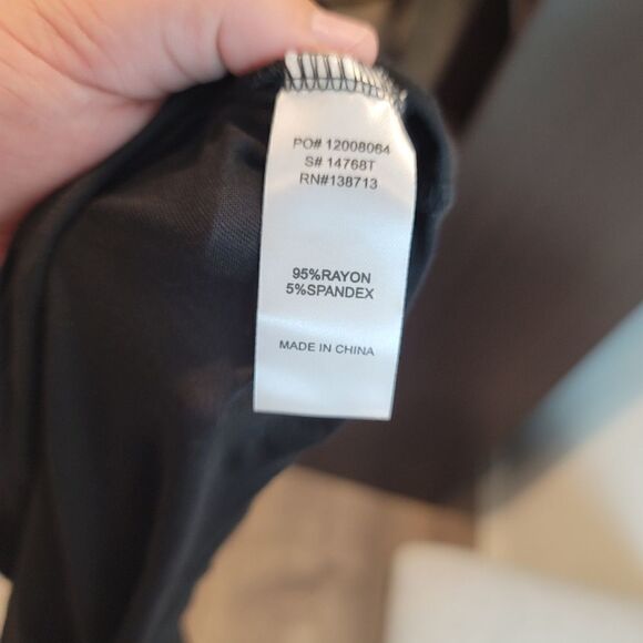 NWT DOE & RAE Tulip Halter Top - Picture 12 of 12
